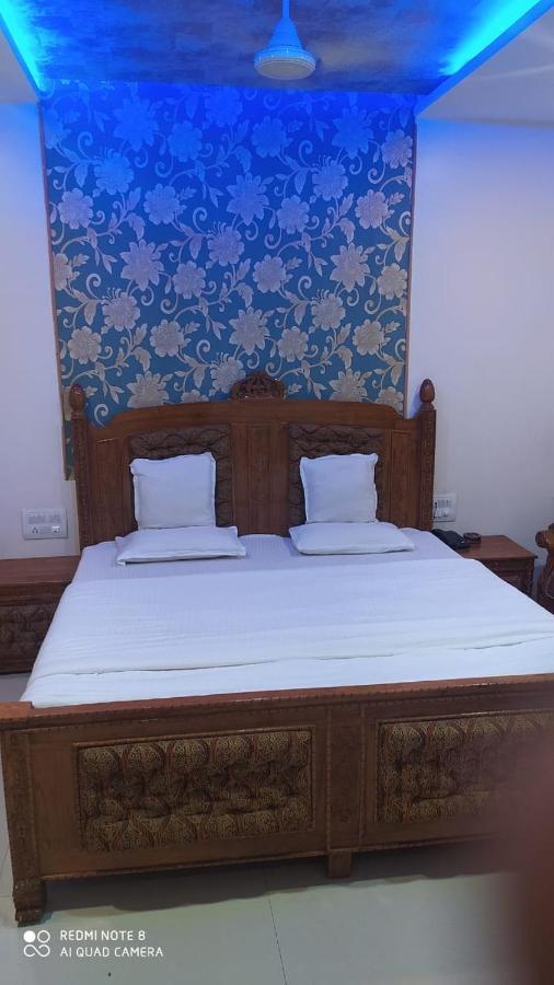 Hotel Shalimar Executive, Uran Islampur Peth  ภายนอก รูปภาพ