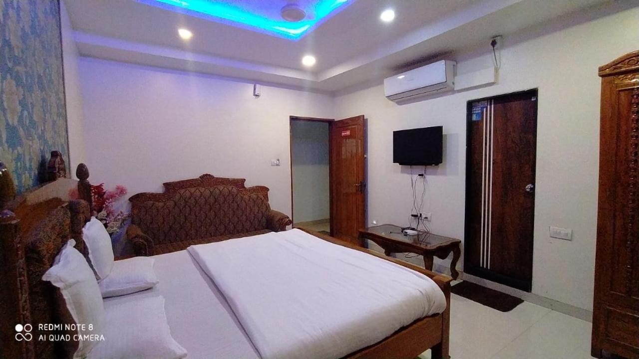 Hotel Shalimar Executive, Uran Islampur Peth  ภายนอก รูปภาพ